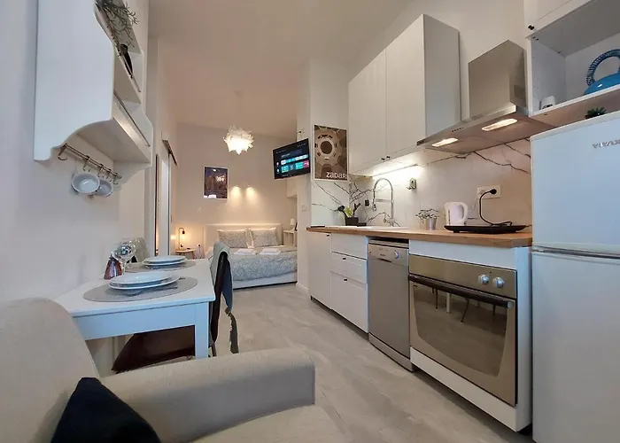 Lipotica ゲストハウス 3*